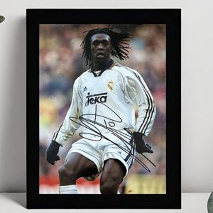 Clarence Seedorf Ingelijste Handtekening – 15 x 10cm In Klassiek Zwart Frame – Gedrukte handtekening – AC Milan - Voetbal - Real Madrid - Football Legend