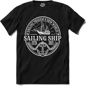 Sailing Trough A New World | Wind zeilen - Boot - Zeilboot - T-Shirt - Unisex - Zwart - Maat XXL
