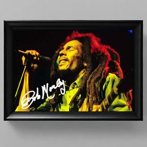 Bob Marley Ingelijste Handtekening – 15 x 10cm In Klassiek Zwart Frame – Gedrukte handtekening – The King of Reggae - Jamaica - Rasta - Buffalo Soldier - Three Little Birds