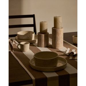 Kave Home - Maura-tafelloper van katoen en linnen met witte en bruine strepen en volants aan de zijkan