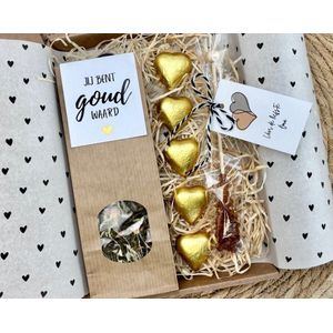 Oma cadeau | Thee | Chocolade hartjes | Cadeaupakket | Thee cadeau | Jij bent goud waard | Brievenbus pakket | Verjaardag Oma | Moederdag