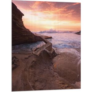 WallClassics - Vlag - Roze Lucht boven Grote Golven - 75x100 cm Foto op Polyester Vlag