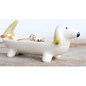Teckel - hond - sieraden - sieraden organiser - sieradenhouder - bruin -wit - caramel - porselein - ring - ringhouder - beeld