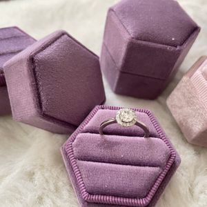 Zeshoekige Fluwelen Trouwringdoos - Lila -voor twee ringen