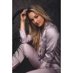 Luxe moederdag cadeautje - Pyjama set van super zacht satijn dames - Meest verkocht! Kleur mauve roze - maat M/L hemd en broek