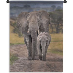 Wandkleed Ngorongoro - Olifanten moeder en kalf op een weg in de Ngorongoro krater Wandkleed katoen 120x160 cm - Wandtapijt met foto XXL / Groot formaat!