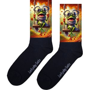 Kikker sokken - Verjaardags cadeau - Opkikker - grappige sokken - Print sokken - vrolijke sokken - valentijn cadeau - Kerstcadeau - Kerstkado - leuke dames en heren sokken - moederdag - vaderdag - Sokken waar je vrolijk van wordt - Maat 37-44