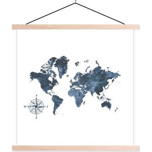 Posterhanger incl. Poster 120x120 cm - Schoolplaat - Wereldkaart - Blauw - Kompas - Textielposter - Blanke latten
