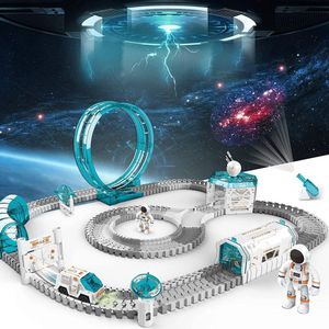 Space Racebaan voor Kinderen - Ontdek de Ruimte met Onze Interactieve Elektrische Trein Speelgoedset - Flexibele Spoorbaan, Astronauten Minifiguren en LED-Lichtshow voor Eindeloze Creativiteit - 204 onderdelen - voor Kinderen vanaf 3 Jaar - Cadeau