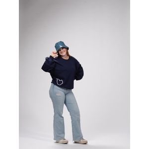 ZeBBz - sweater - donkerblauw - ballonmouw - oversized - one size - lente - zomer -hartje