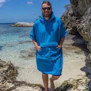 Belieff® Poncho voor dames en heren - 100% gerecycled materiaal - Water- en wind afstotend - handzakken - Ademend materiaal - Cyaan Blauw