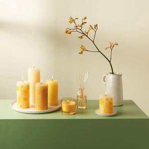 Rustieke Pillar Candle - Geel - Pack van 4 - Lange brandtijd van 85 uur - Huishoudelijke kaars - Interieurdecoratie - Ongeparfumeerd - Natuurlijke Veganistische Wax - Geen Palmolie - 19 x 7 cm