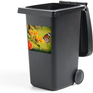 Container sticker Vlinder - Insecten - Bloemen - Geel - 40x40 cm - Kliko sticker