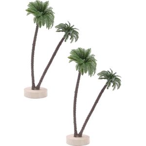 2x stuks palmboom miniatuur beeldjes 24 cm - Kerstbeeldjes/decoratiebeeldjes/kerststal beeldjes/kerstdorp miniaturen beeldjes