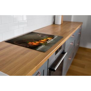 Inductiebeschermer - Gevallen mand met mandarijnen - 81x52 cm - Inductiebeschermer - Inductie Afdekplaat Kookplaat - Inductie Mat - Anti-Slip - Keuken Decoratie - Keuken Accessoires