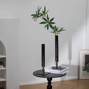 Zwarte vaas met enkele steel - 39,5/35 cm hoge grote bloemenvaas set van 2 moderne metalen vazen ​​voor pampasgras kunstbloemen takken Scandinavische minimalistische vazen ​​voor tafel woonkamer woondecoratie