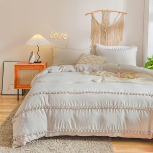 Bohemen Beddengoed 135 x 200 cm 2-delig beige Pom Pom Boho Chic beddengoed gewassen microvezel beddengoedsets zachte kwastjes dekbedovertrek met ritssluiting en kussensloop 80x80cm