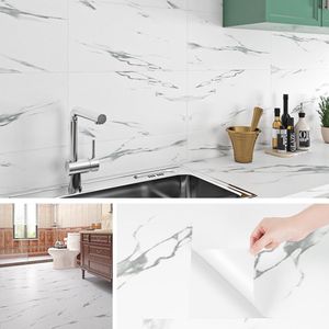Tijdloze en Elegante Zelfklevende Tegelstickers voor Keuken en Badkamer, Lichtgrijs Marmer Design, 60x30 cm