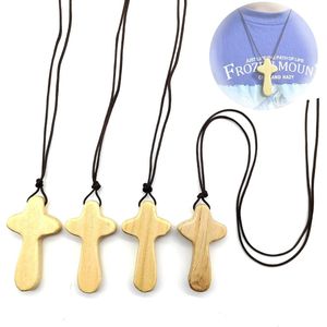 TRANKIELO® - Handgemaakte Houten Kruis Ketting – Uniseks – Grenenhout – Rustiek Ontwerp – Draagbaar - 6x3.2x1.2cm