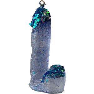 Crazy kerstboomhanger in de vorm van een piemel/penis. Deze kan je in de kerstboom hangen als decoratie en als kunstobject. Kleur transparant blauw met holografische glitter