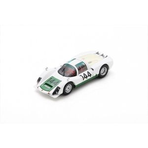 De 1:43 Diecast modelauto van de Porsche 906 #144 van de Targa Florio van 1966. De coureurs waren V. Arena en A. Pucci. De fabrikant van het schaalmodel is Spark.Dit model is alleen online beschikbaar.