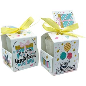 Wenskaarsje met bedeltje - Felicitaties Feest - Geurkaarsje in geschenkdoosje - met labeltje - vanille - sojawax