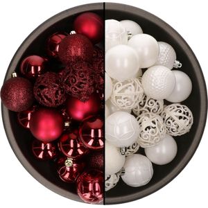 Bellatio Decorations Kerstballen mix - 74-delig - donkerrood en wit - 6 cm - kunststof