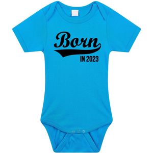 Born in 2023 tekst baby rompertje blauw jongens - Kraamcadeau/ zwangerschapsaankondiging - 2023 geboren cadeau 56