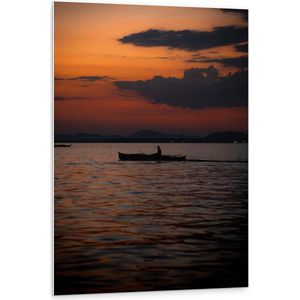 WallClassics - PVC Schuimplaat- Vissersboot in de Avondzon op Meer - 80x120 cm Foto op PVC Schuimplaat