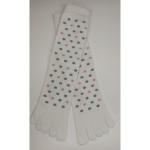 Bonnie Doon Teen Sokken met Stippen Wit Dames maat 36/42 - Toe Sock Dots - Gladde naden - Teensokken - 1 paar - Slippers - Quarters - Lengte net boven enkel -Stippen - White - BP231001.103