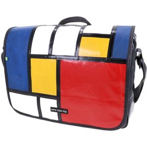 Waterdichte 15,6 inch laptoptas gerecycled vrachtwagenzeil ‘Rome Mondriaan’ – Ruime schoudertas, werktas of messenger bag voor dames en heren – Duurzaam, slijtvast en waterdicht – Limited edition – Vintage look & feel