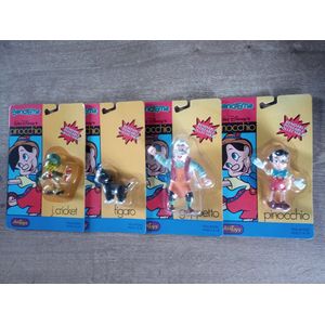 Pinocchio Justoys Walt Disney's Bendable Poseable Collectable 4 x 1 - Pinocchio , 2 - Geppetto , 3 - Japie Cricket , 4 - Figaro , Let Op Deze Items Komen Uit De Jaren 1980 En De Originele Verpakking Is Hier En Daar Wat Sleets , Leuk Walt Disney's Pin