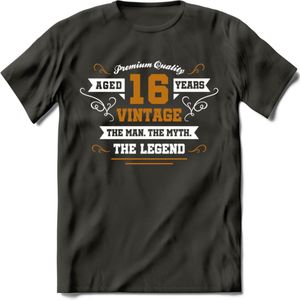 16 Jaar Legend T-Shirt | Goud - Wit | Grappig Verjaardag en Feest Cadeau Shirt | Dames - Heren - Unisex | Tshirt Kleding Kado | - Donker Grijs - S