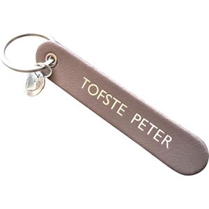 Sleutelhanger TOFSTE PETER leder kleur taupe + bedel hartje (peetoom - communie - lentefeest - doopsel - baby)