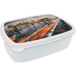 Broodtrommel Wit - Lunchbox - Brooddoos - New York - Zonsondergang - Oranje - 18x12x6 cm - Volwassenen