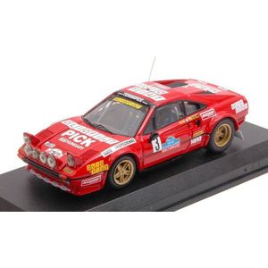 De 1:43 Diecast Modelcar van de Ferrari 308 GTB #3 van Targa Florio van 1980. De coureurs waren Andruet en Biche. De fabrikant van het schaalmodel is Best Model. Dit model is alleen online verkrijgbaar