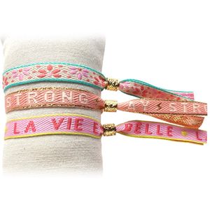 Principessa set van 3 trendy Festival lint armbandjes met tekstlint - Tekst: Flora, Stay Strong, La Vie est Belle - Kleur: Ivoor, Lichtroze, Peach