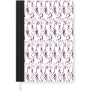 Notitieboek - Schrijfboek - Bloemen - Paars - Patroon - Notitieboekje klein - A5 formaat - Schrijfblok