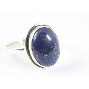 Ovale zilveren ring met lapis lazuli - maat 17.5