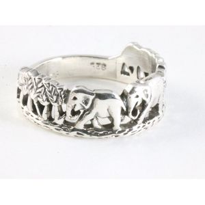 Zilveren ring met olifanten - maat 16.5