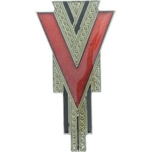 V broche