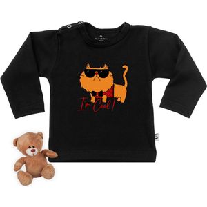 Baby t shirt met een grappige stoere kat print - Zwart - Lange mouw - Maat 50/56.