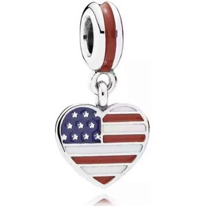 Reizen - Zilveren bedels - Bedel Hartje vlag Amerika USA | 925 Sterling Zilver - Geschikt voor alle merken - Met 925 Zilver Certificaat - In Leuke cadeauverpakking - Moederdag