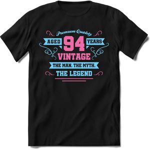94 Jaar Legend - Feest kado T-Shirt Heren / Dames - Licht Blauw / Licht Roze - Perfect Verjaardag Cadeau Shirt - grappige Spreuken, Zinnen en Teksten. Maat XXL