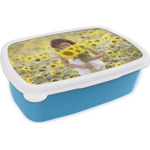 Broodtrommel Blauw - Lunchbox - Brooddoos - Meisje met een boeket van zonnebloemen - 18x12x6 cm - Kinderen - Jongen