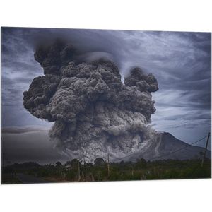 WallClassics - Vlag - Zwarte Rook uit Vulkaan - 100x75 cm Foto op Polyester Vlag