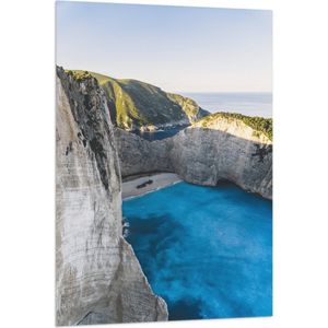 WallClassics - Vlag - Navagio Strand in Griekenland - 80x120 cm Foto op Polyester Vlag