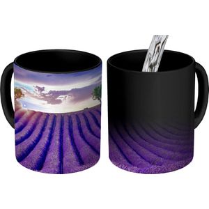 Magische Mok - Foto op Warmte Mokken - Koffiemok - Lavendel - Heuvels - Zonsondergang - Bpmen - Paars - Magic Mok - Beker - 350 ML - Theemok