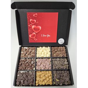 Chocolade Callets Proeverij Pakket met Mystery Card 'I Love You' met persoonlijke (video) boodschap | Chocolademelk | Chocoladesaus | Verrassing box Verjaardag | Cadeaubox | Relatiegeschenk | Chocoladecadeau
