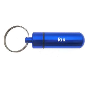 Sleutelhanger - Pillenkoker - Met Naam - Rik - Medicatie - Identiteitskoker - Blauw